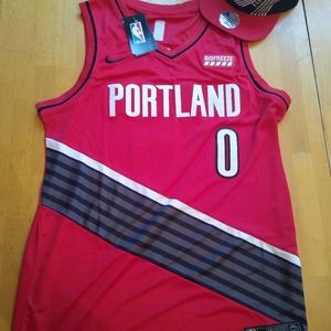 Damian Lillard jersey with hat